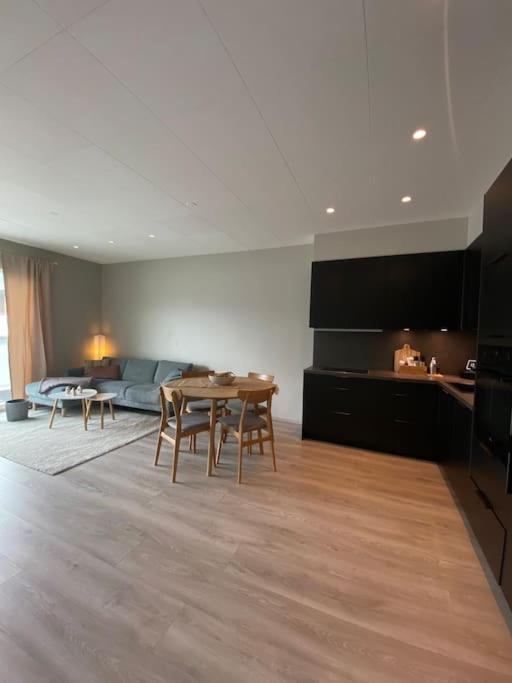 Nice & Cozy Two Bedroom Apartment With A Balcony Akureyri Exteriér fotografie